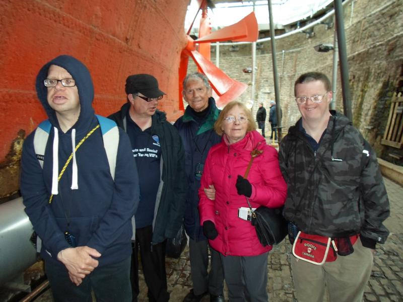 JAMES, ERNEST, HARRY, SYLVIA &amp; ANDREW UNDERNEATH THE SHIP'S HULL